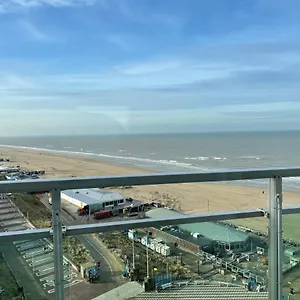 https://piano.zandvoort-hotels.com